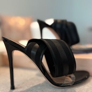 Gianvito Rossi Slingback Sandals. Black. Size 6.